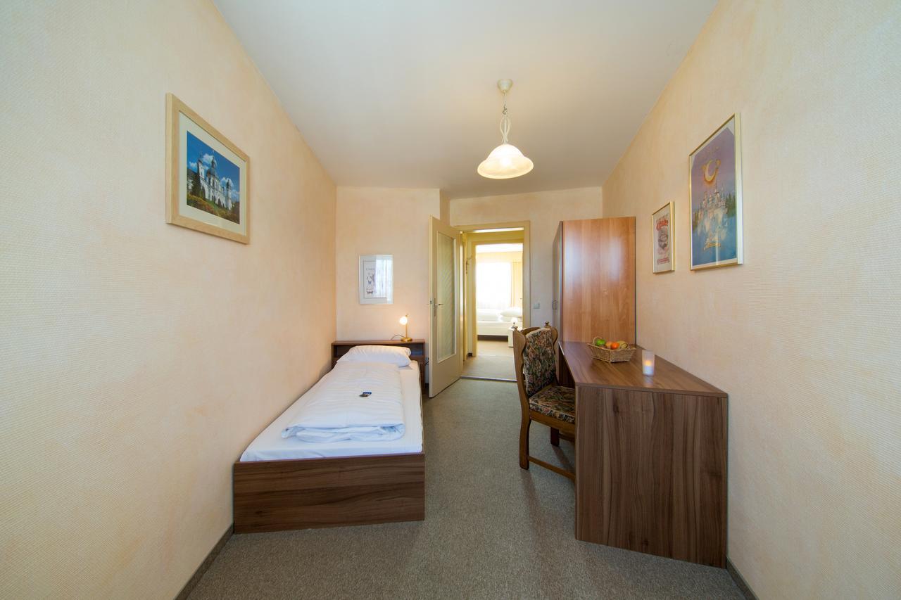 Hotel Simon Gauting Bagian luar foto