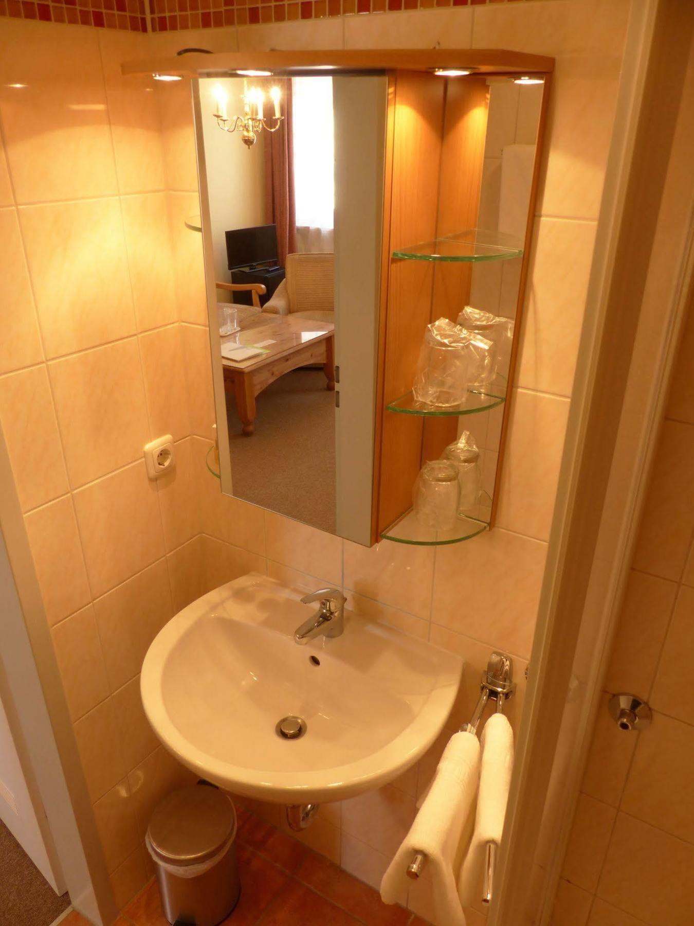 Hotel Simon Gauting Bagian luar foto
